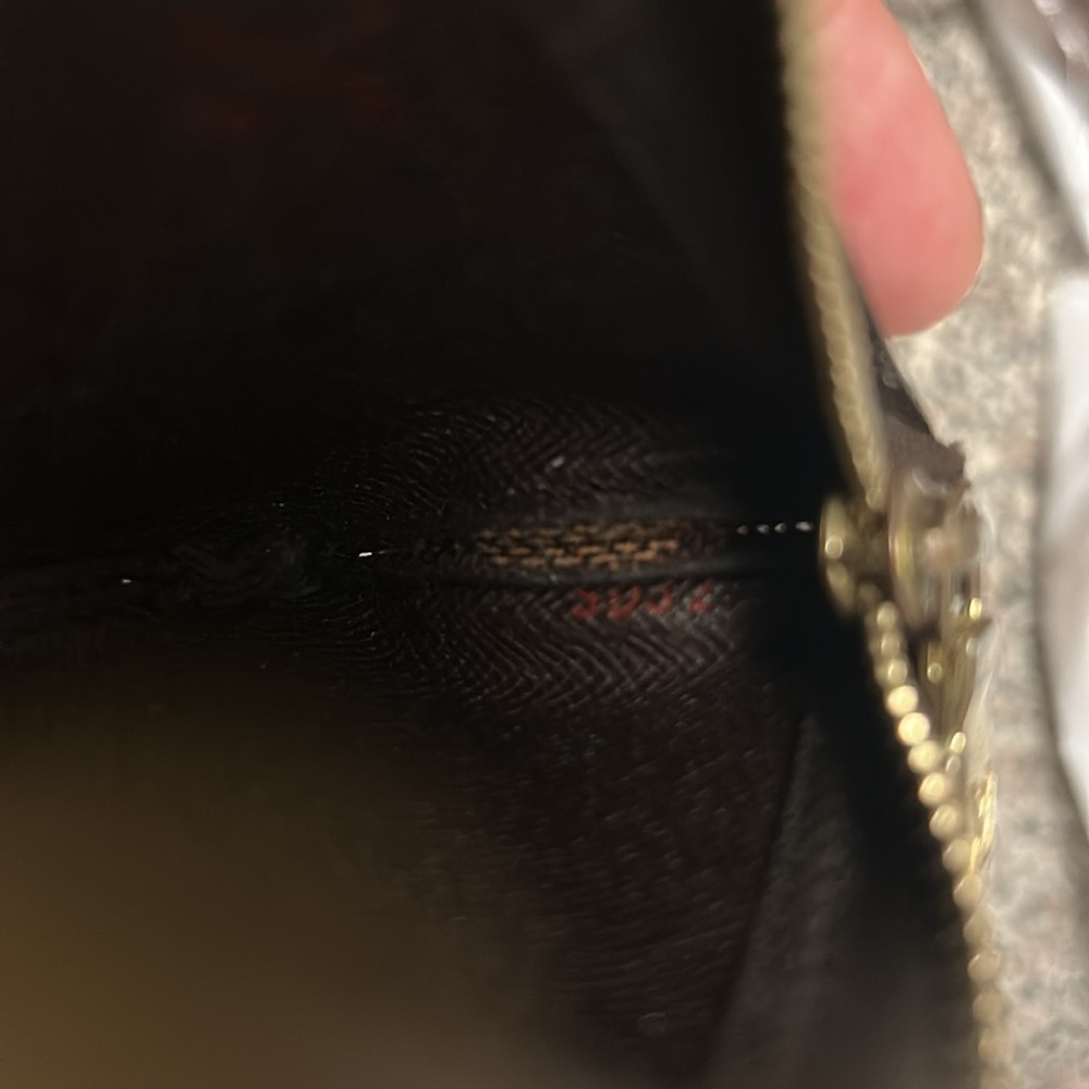 Louis Vuitton key pouch - Picture 4 of 5